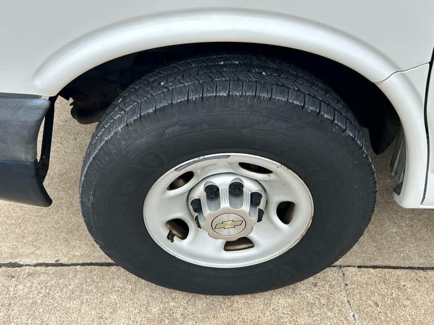 2012 White /Gray Chevrolet Express 2500 Cargo (1GCWGFCB4C1) with an 6.0L V8 OHV 16V FFV engine, 6-Speed Automatic transmission, located at 17760 Hwy 62, Morris, OK, 74445, (918) 733-4887, 35.609104, -95.877060 - Photo#20